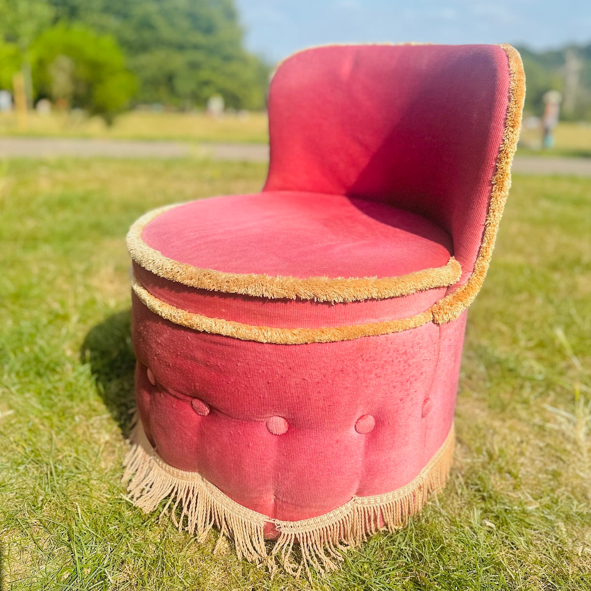 Vintage 1970s Bedroom Tub Chair in Pink Velvet