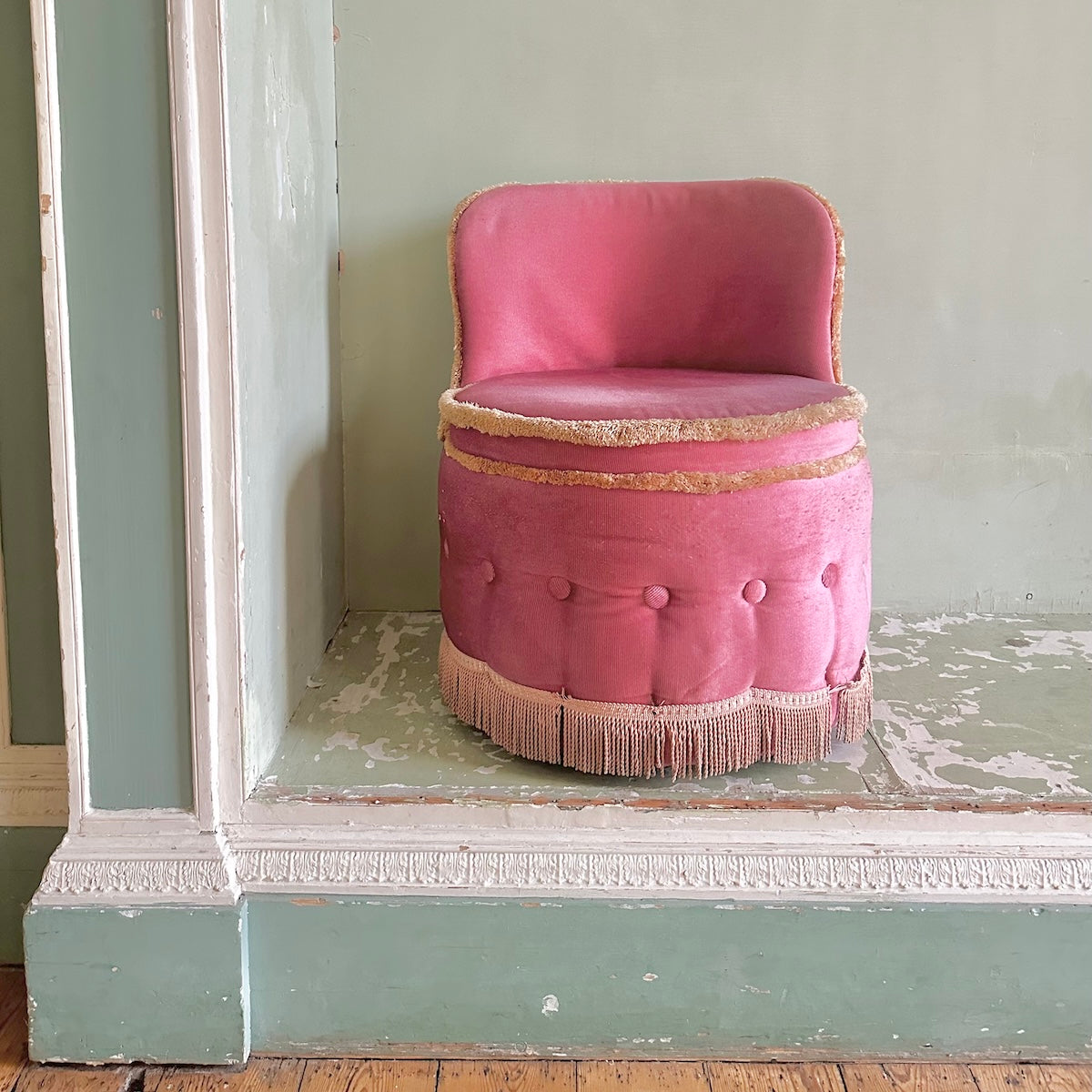 Vintage 1970s Bedroom Tub Chair in Pink Velvet