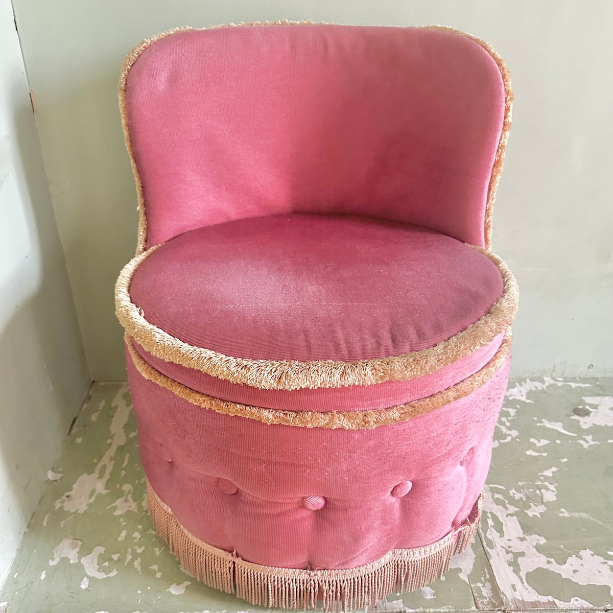 Vintage 1970s Bedroom Tub Chair in Pink Velvet